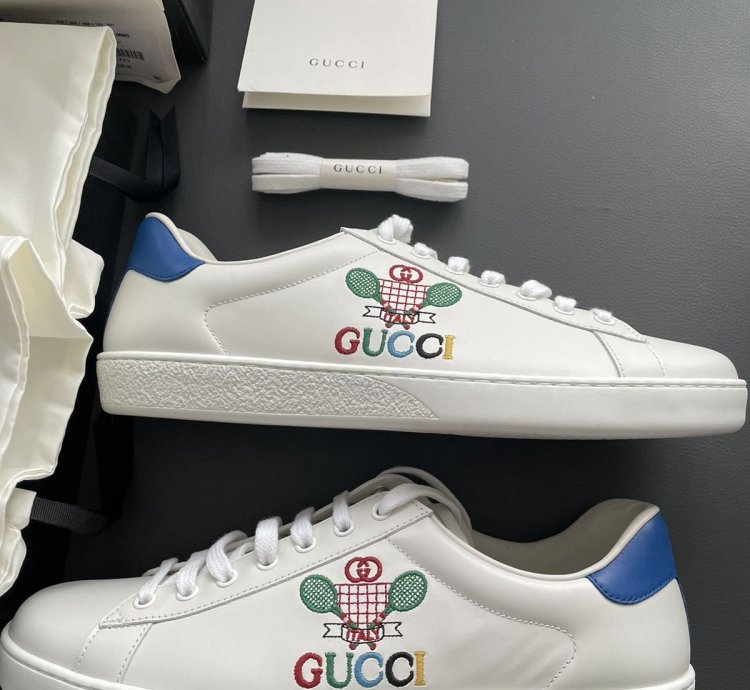 Rare Brand NEW Super Runway Embroidery Tennis Logo Sneaker