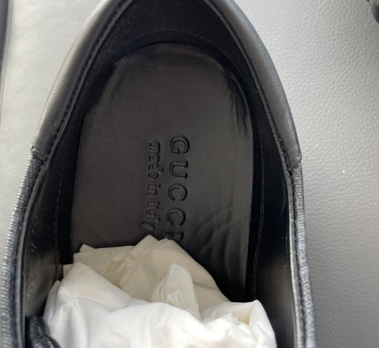 Rare Limited Edition Gucci Supreme Leather Low Top Sneakers