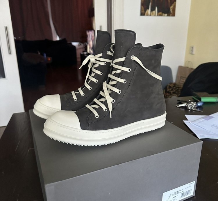 Rick Owens Ramons Dark Dust Milk