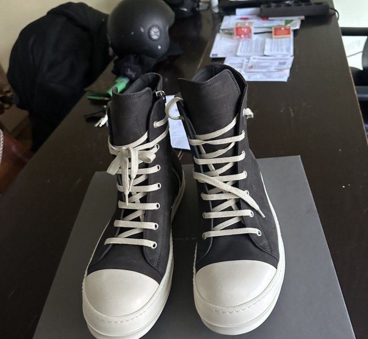 Rick Owens Ramons Dark Dust Milk
