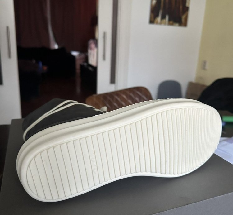 Rick Owens Ramons Dark Dust Milk