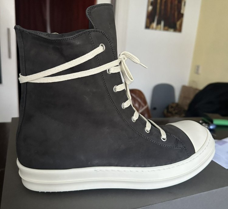Rick Owens Ramons Dark Dust Milk