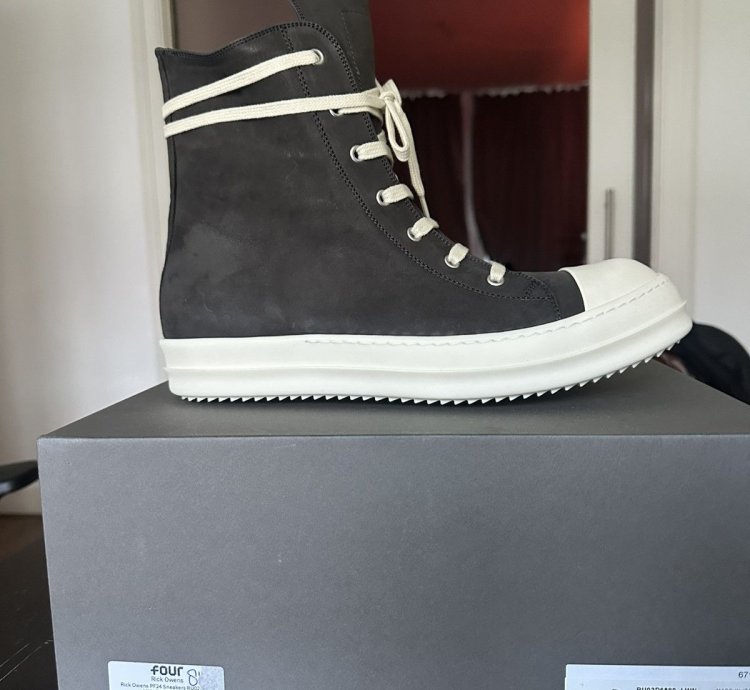 Rick Owens Ramons Dark Dust Milk