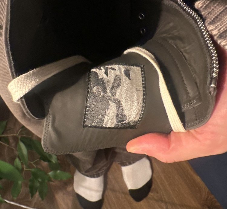 Rick Owens Ramons Dark Dust Milk