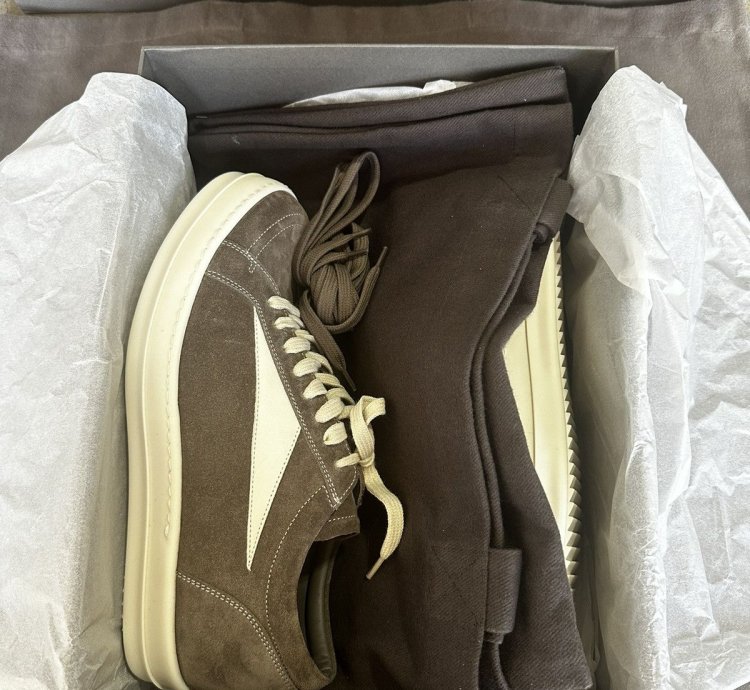 RICK OWENS VINTAGE SNEAKS IN DUST LEATHER SZ 42 NEW BOX