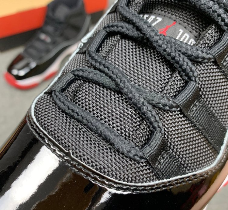 Nike Air Jordan 11 Retro Playoffs Bred (2019)