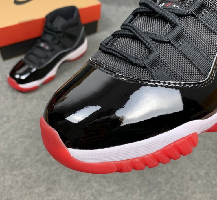 Nike Air Jordan 11 Retro Playoffs Bred (2019)