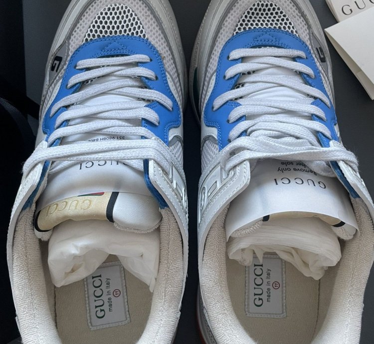 Runway Limited Edition Gucci Logo Sneakers Limited Edition