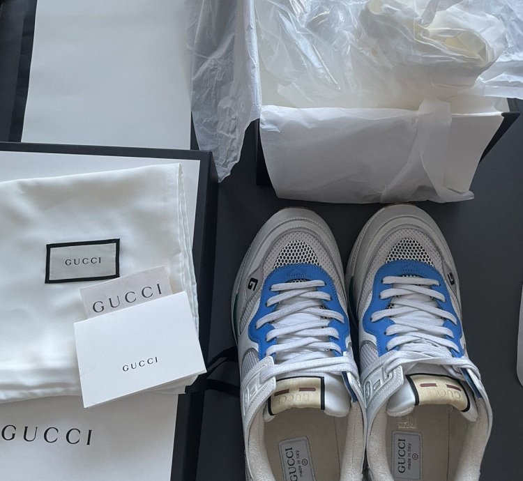 Runway Limited Edition Gucci Logo Sneakers Limited Edition