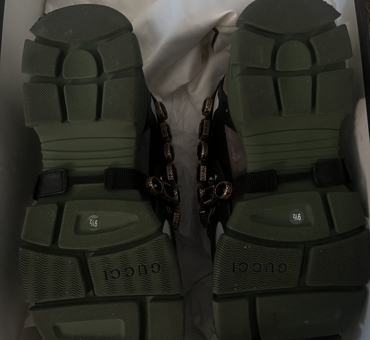 SEND OFFERS Gucci Flashtrek SEGA Green Removable Crystals