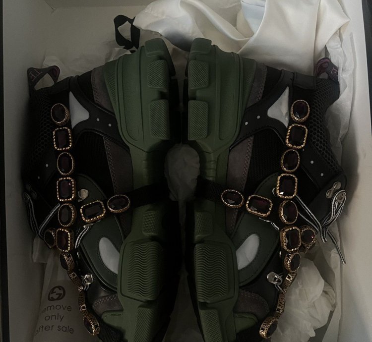 SEND OFFERS Gucci Flashtrek SEGA Green Removable Crystals