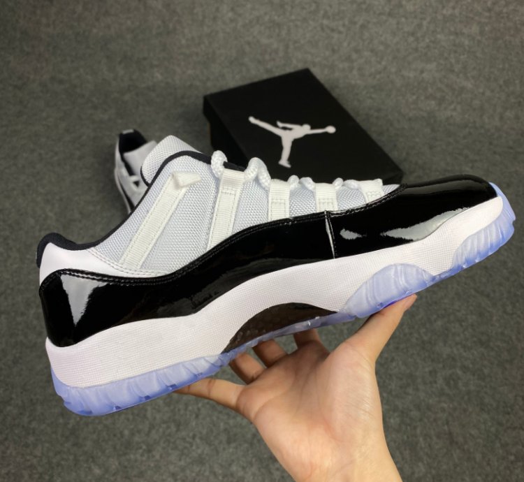 Nike Air Jordan 11 Retro Low Concord