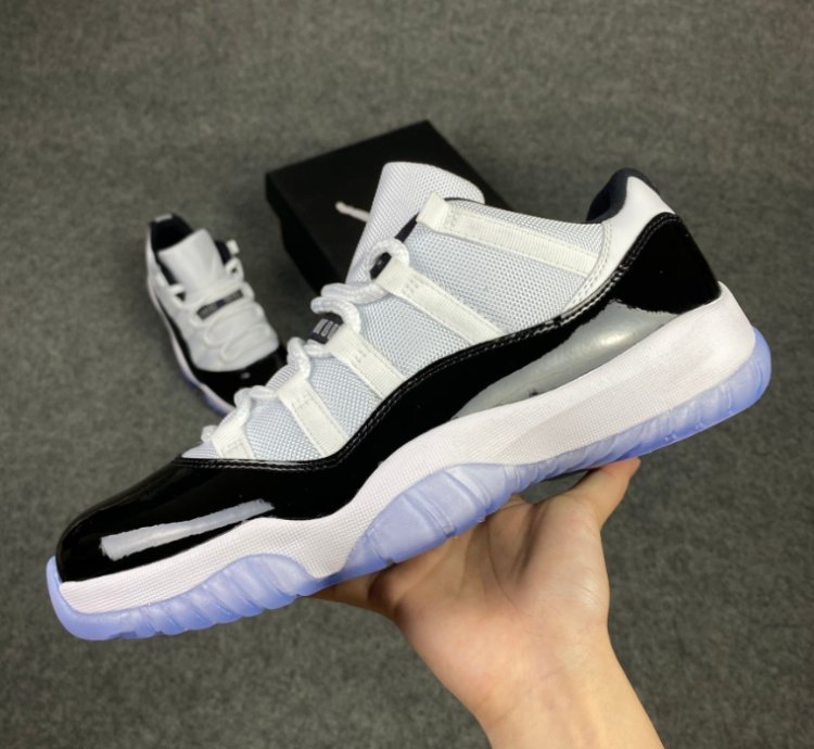 Nike Air Jordan 11 Retro Low Concord
