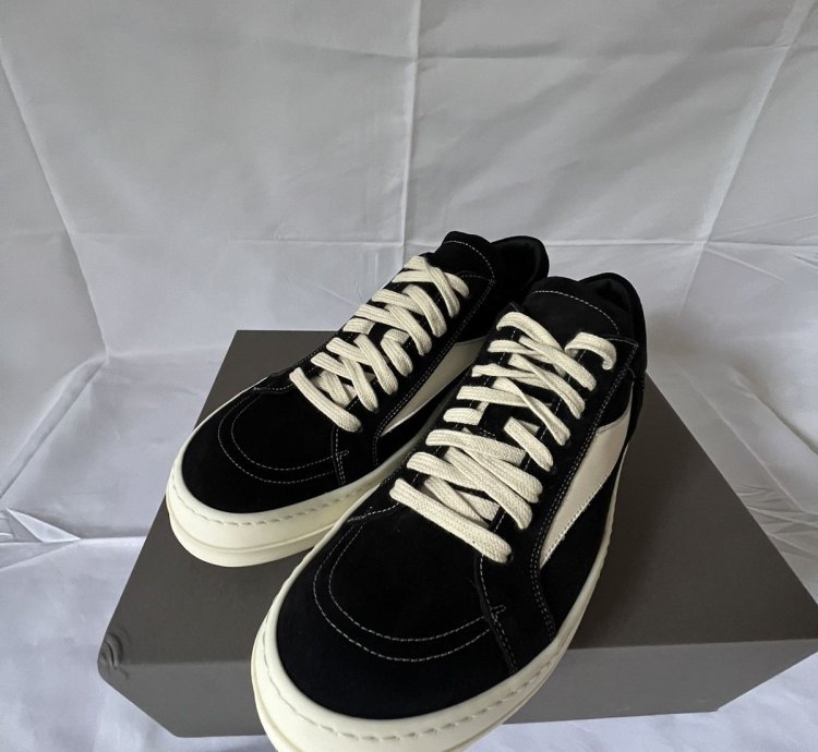 Suede leather vintage sneakers brand new