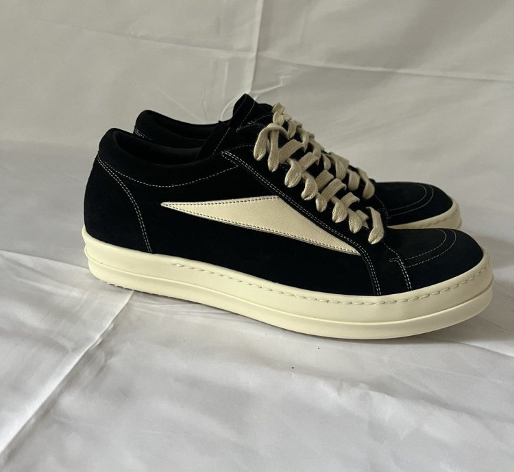 Suede leather vintage sneakers brand new