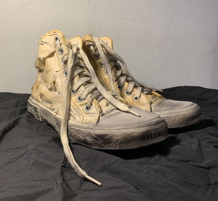 Super Destroyed Limited Edition Paris Sneakers