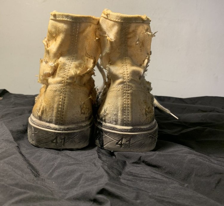 Super Destroyed Limited Edition Paris Sneakers