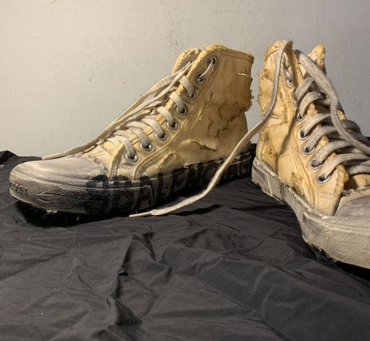 Super Destroyed Limited Edition Paris Sneakers