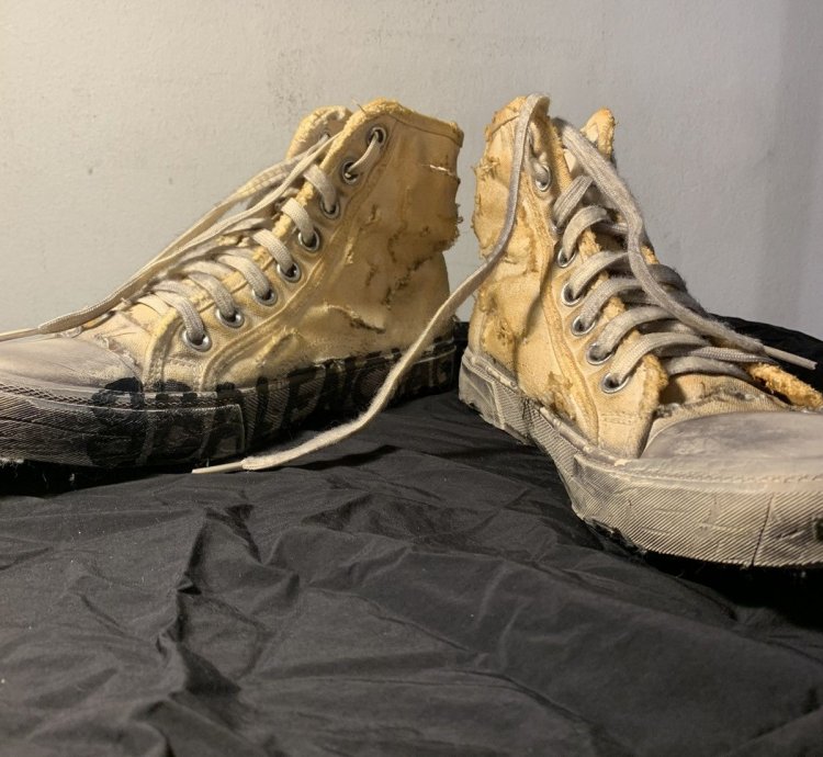 Super Destroyed Limited Edition Paris Sneakers