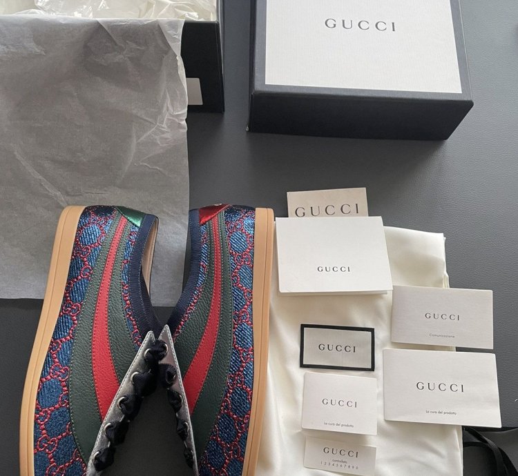 Super Runway GG Logo Limited Edition ACE Leather Sneaker