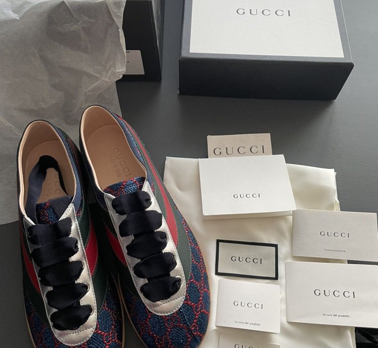 Super Runway GG Logo Limited Edition ACE Leather Sneaker