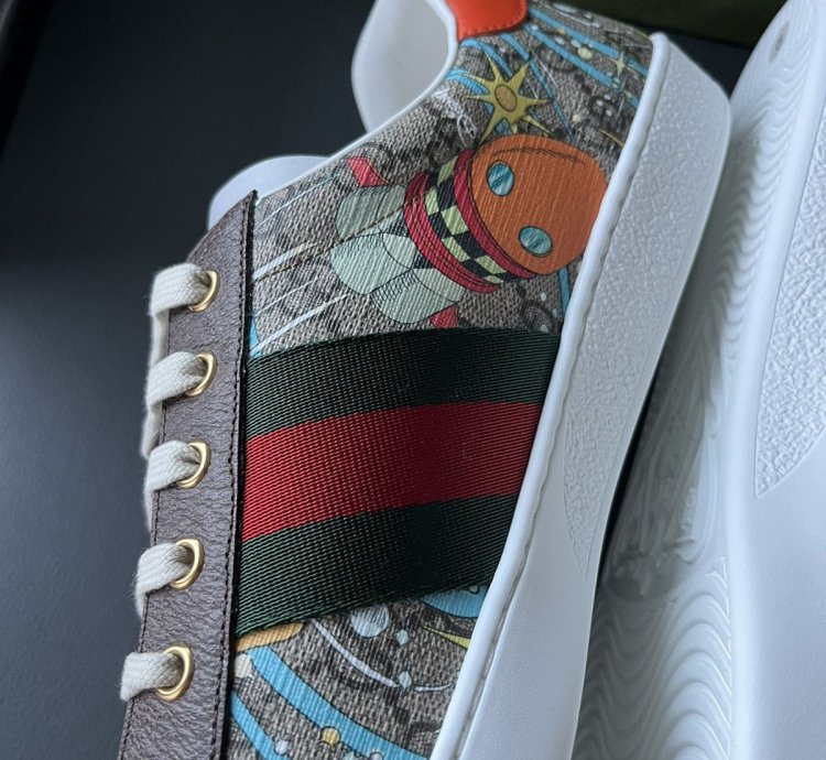 Super Runway Limited Edition Rare Gucci Logo Disney Sneaker
