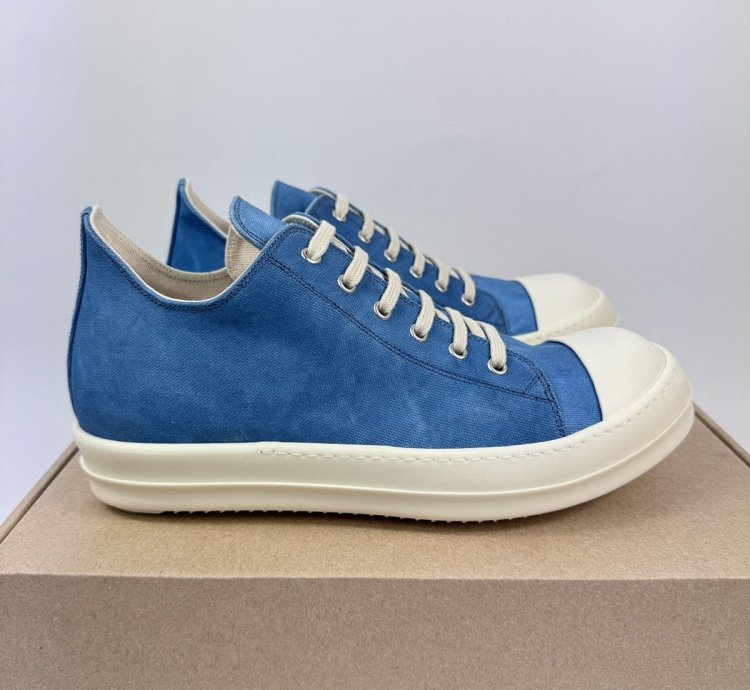 TOOTHPASTE BLUE CANVAS SNEAKERS