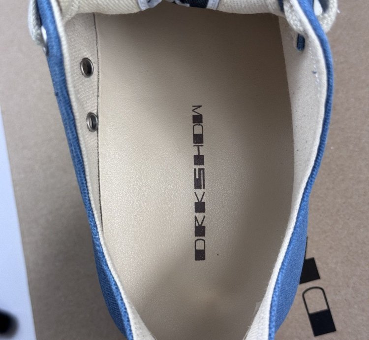 TOOTHPASTE BLUE CANVAS SNEAKERS