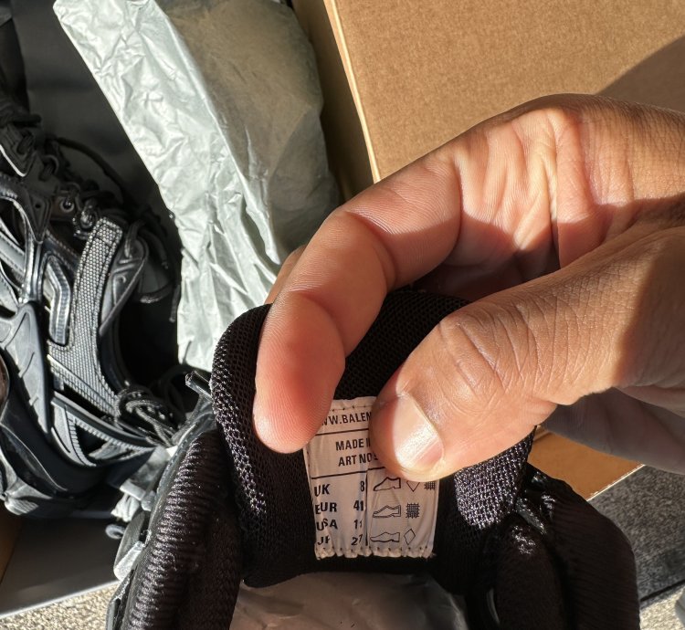Track 2 Sneaker