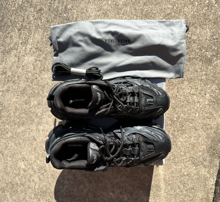 Track 2 Sneaker