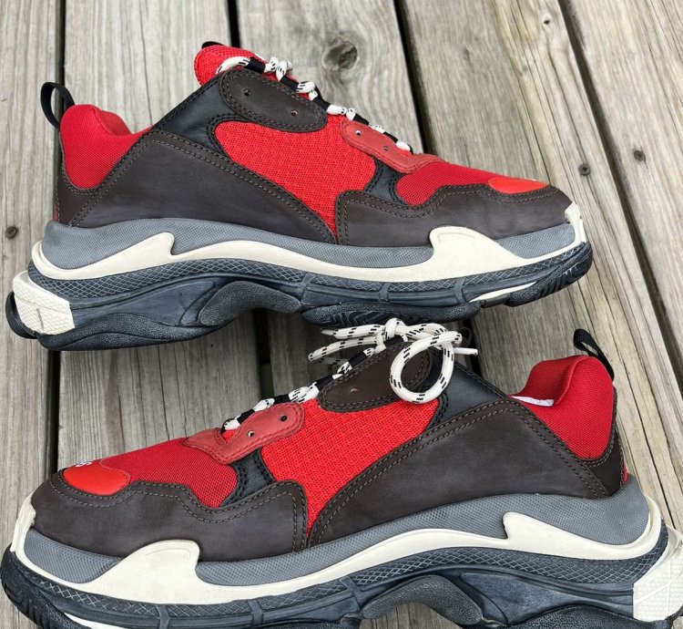 Triple Black Red Distressed