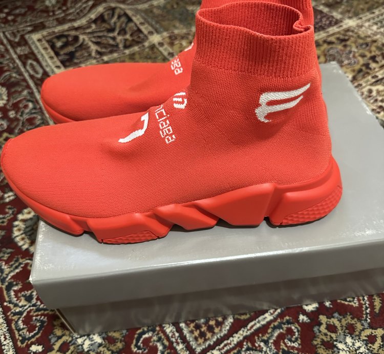Unworn Balenciaga Red Speed Trainers in Size 44
