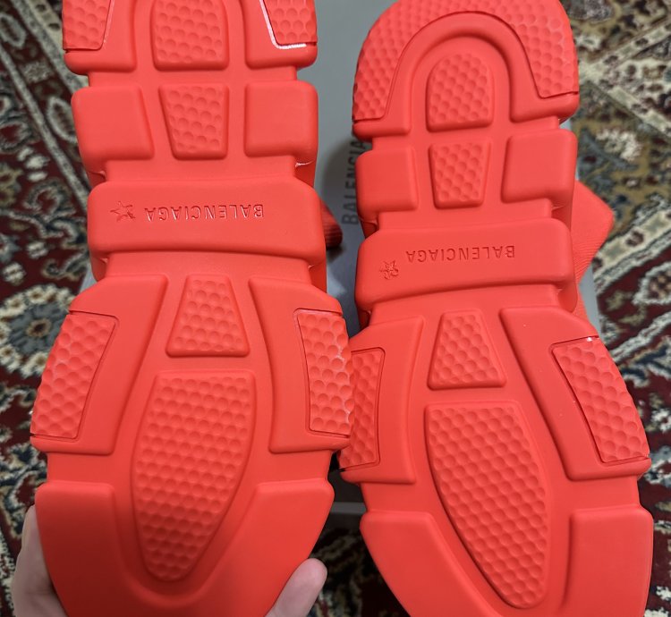Unworn Balenciaga Red Speed Trainers in Size 44