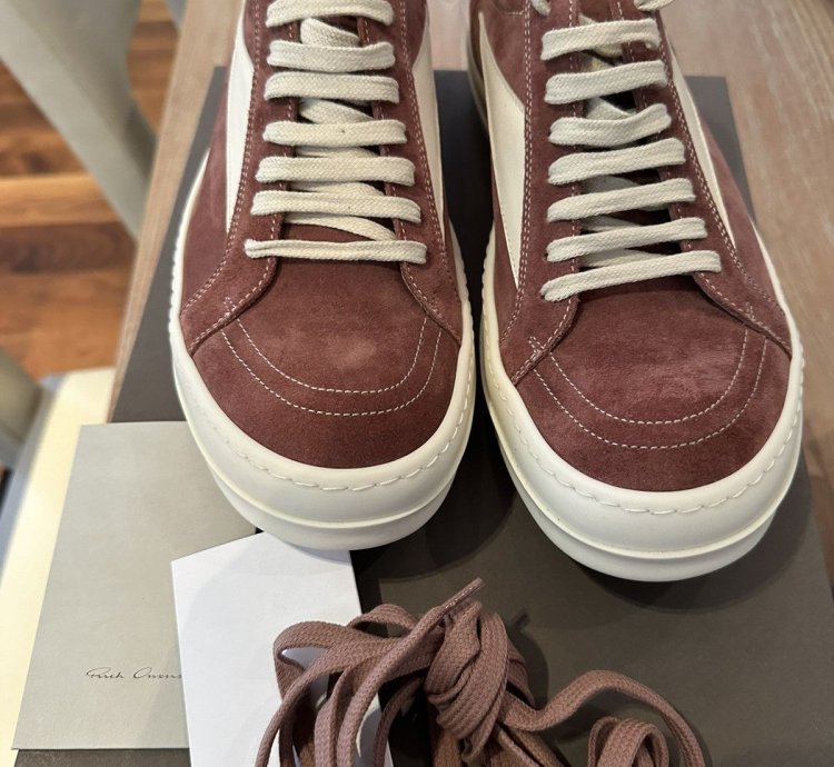 Vintage Lido Sneakers