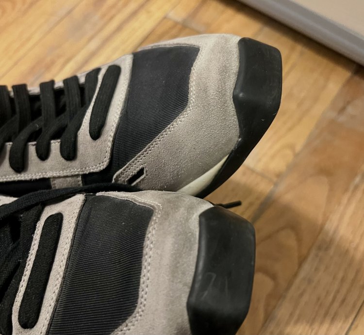 W18 Sisyphus 900 Oblique Lace Up Runners