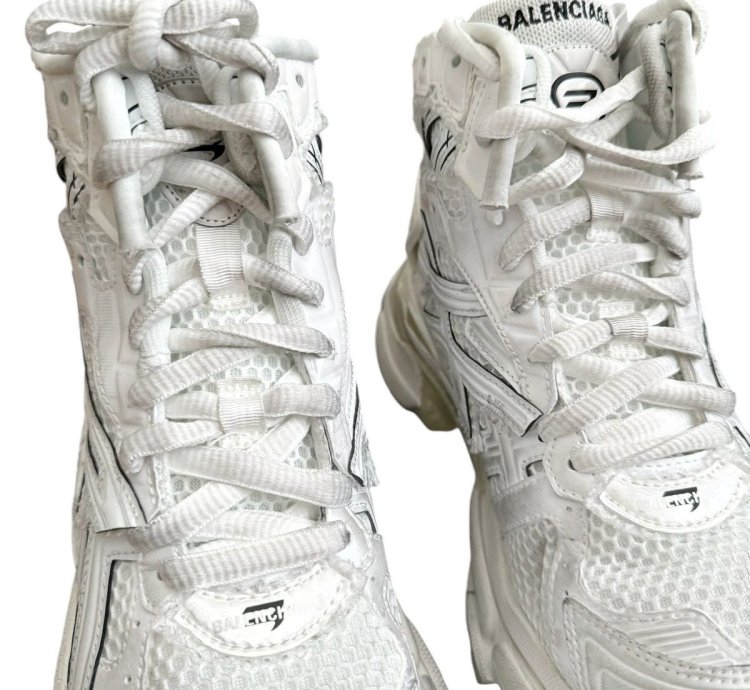 White High Top Mid Runner