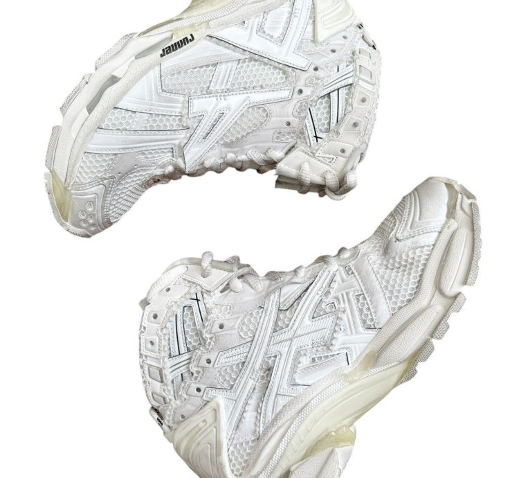 White High Top Mid Runner