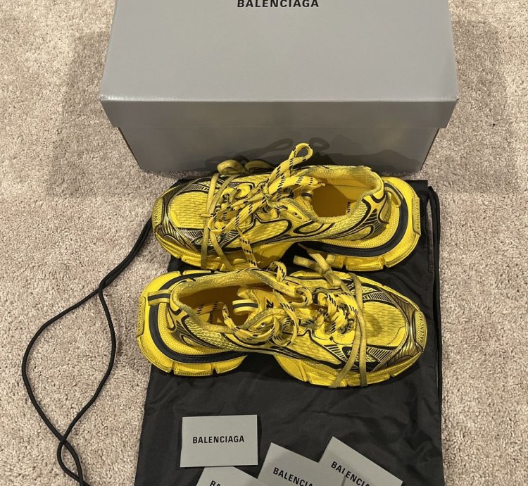 Yellow Balenciaga 3XL