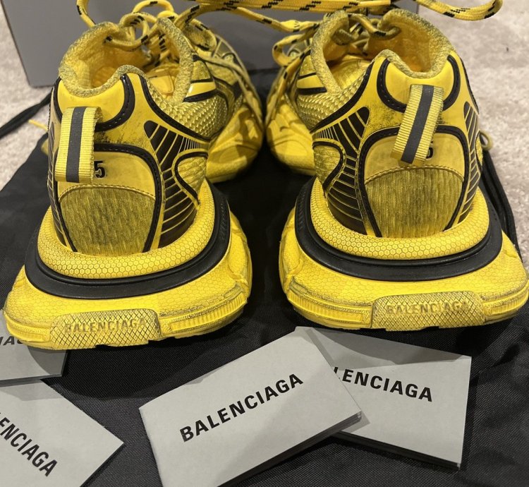 Yellow Balenciaga 3XL