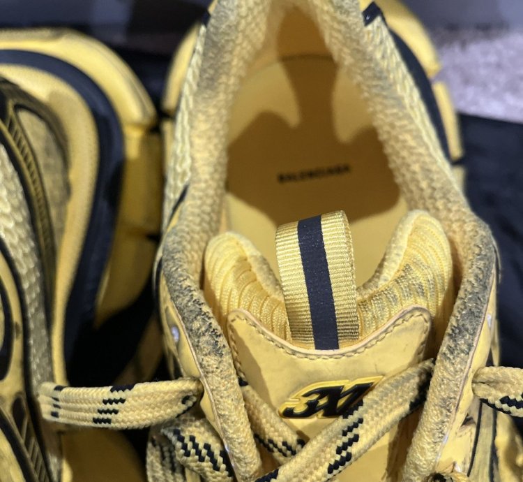 Yellow Balenciaga 3XL