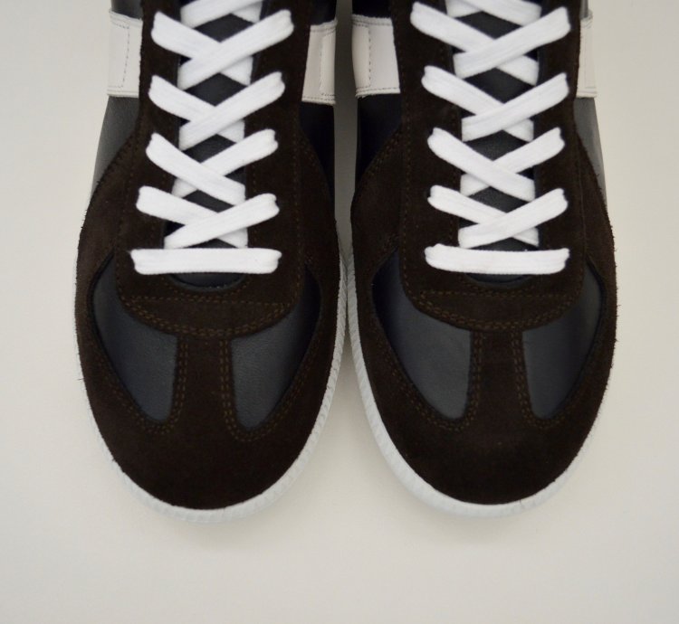 16 Black White GAT Sneakers