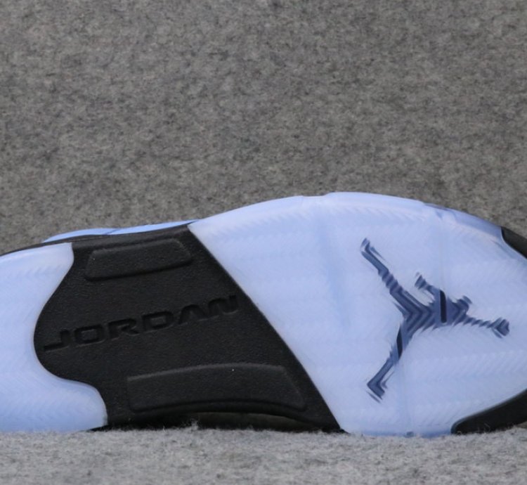 Nike Air Jordan 5 Retro UNC University Blue
