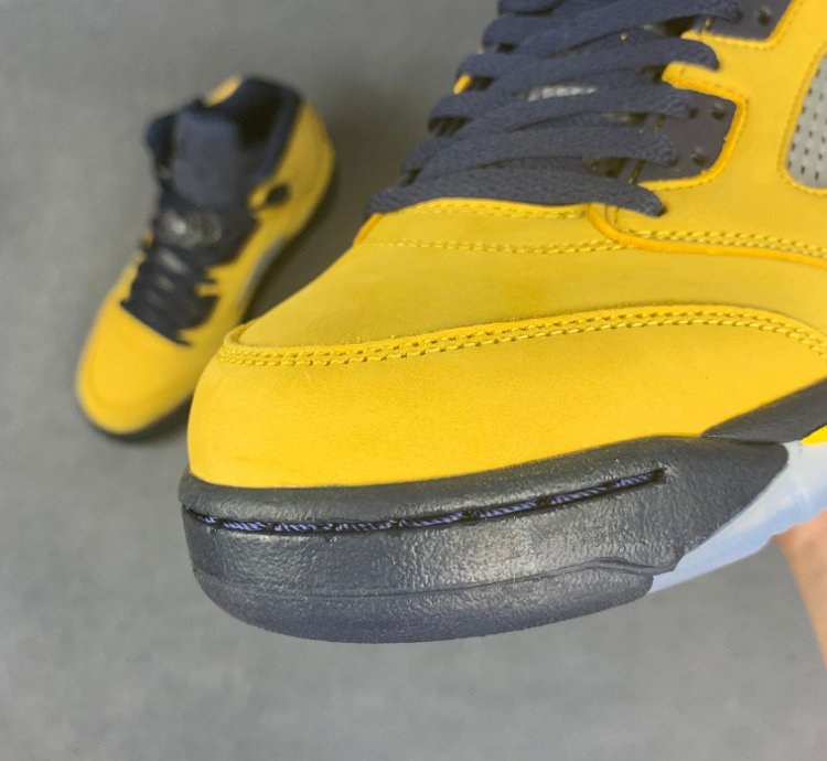 Nike Air Jordan 5 Retro Michigan (2019)