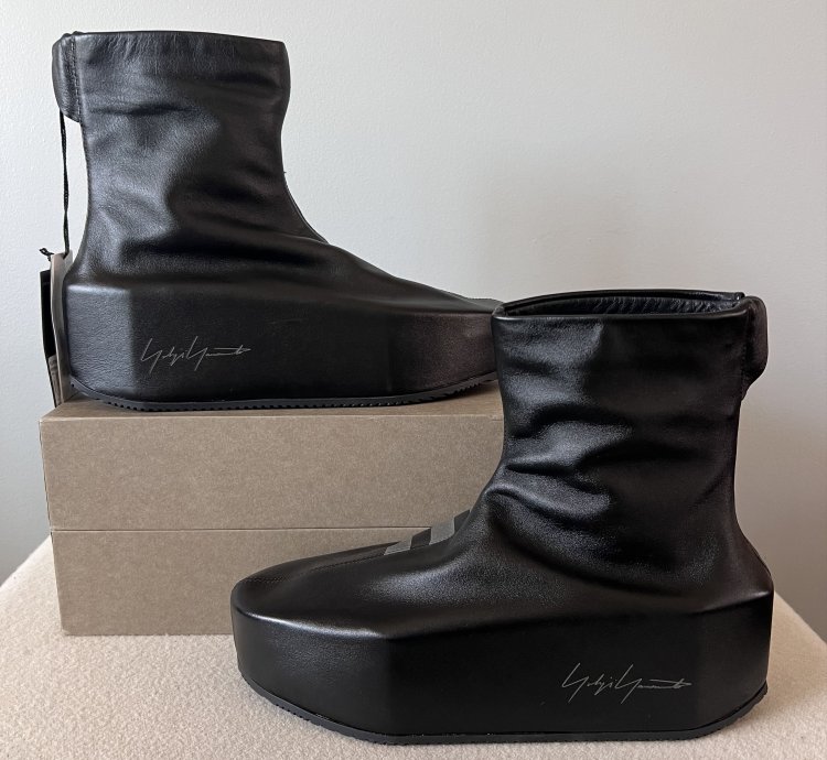 Adidas -3 Kyasu Overboot in Black Leather