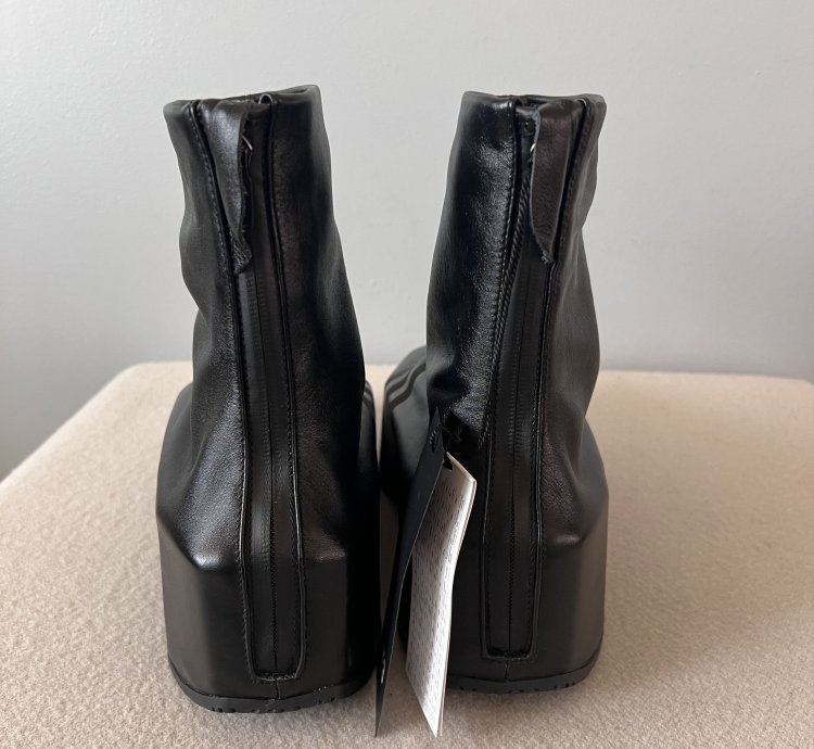 Adidas -3 Kyasu Overboot in Black Leather