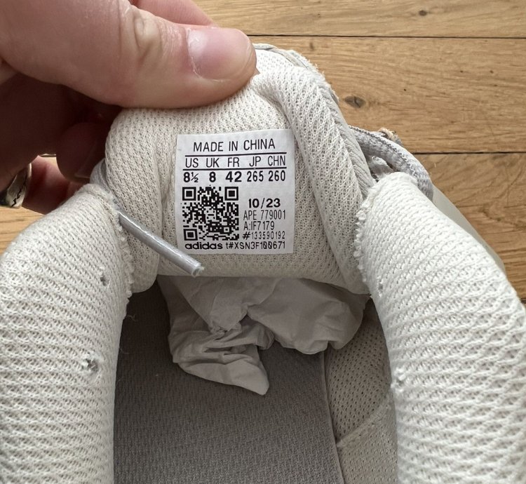 Adidas Bad Bunny RESPONSE CL
