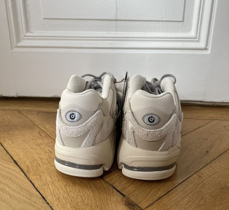 Adidas Bad Bunny RESPONSE CL