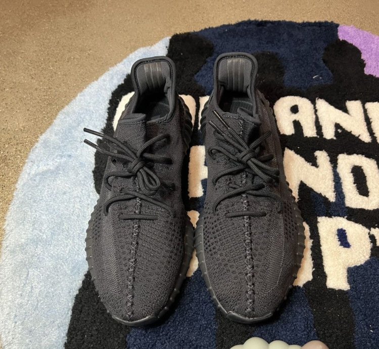 Adidas Yeezy 350 V2 Onyx