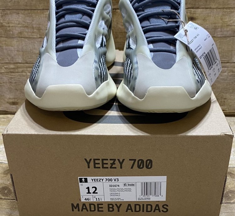 Adidas Yeezy 700 V3 Fade Salt