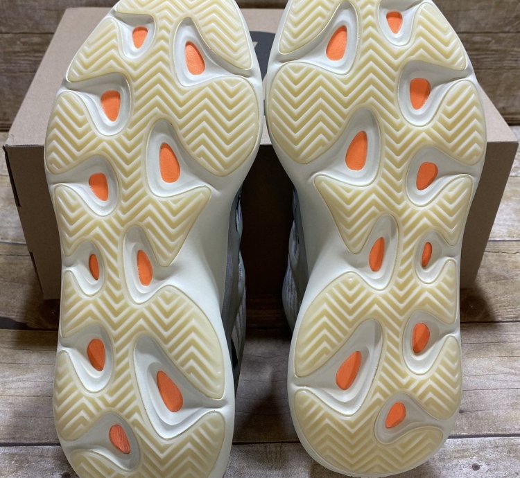 Adidas Yeezy 700 V3 Fade Salt